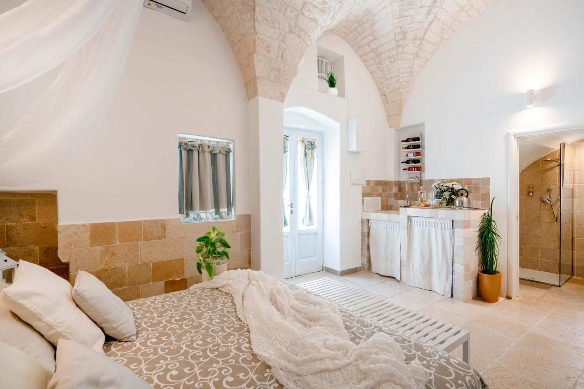 Maison Blanc Остуни Экстерьер фото