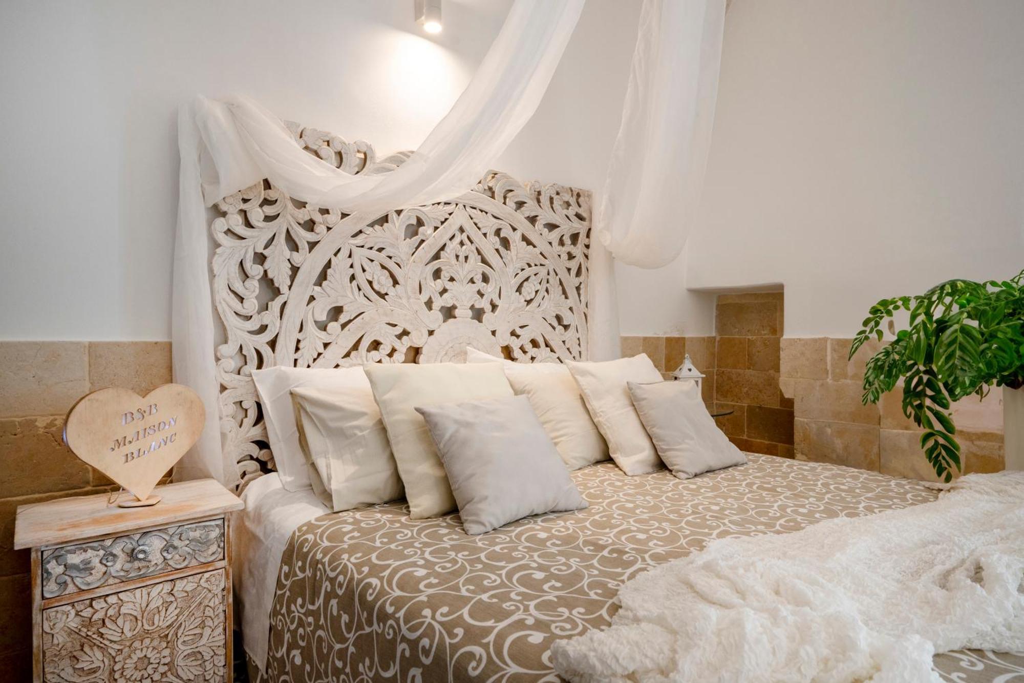 Maison Blanc Остуни Экстерьер фото